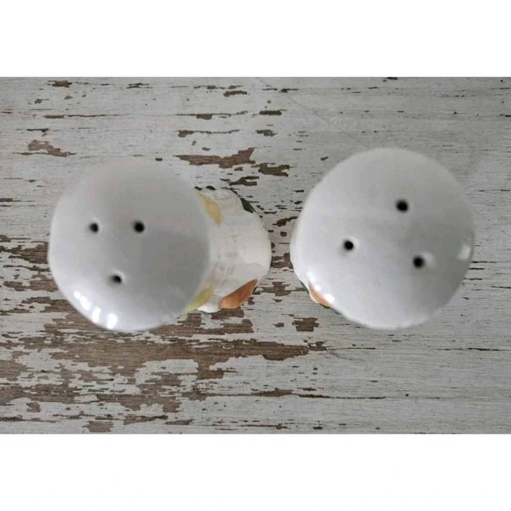 Vintage 1970s Porcelain Ceramic Arnels Mushroom Salt And Pepper Shakers